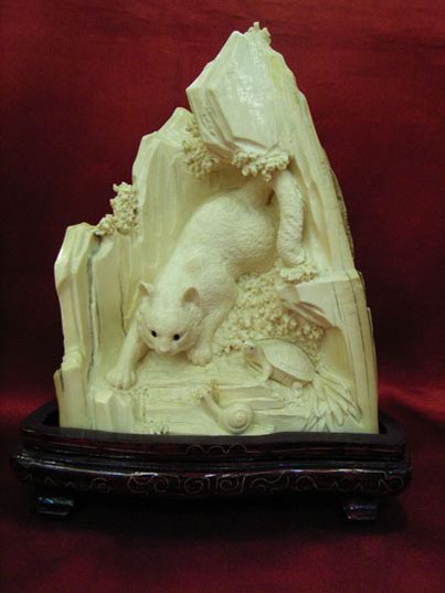 kkm3731 Mammoth Ivory Carving Cat 6"
