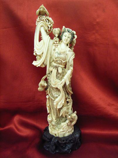 kkm3733 Mammoth Ivory Carving Belle Lady Parrot 10-1/2"