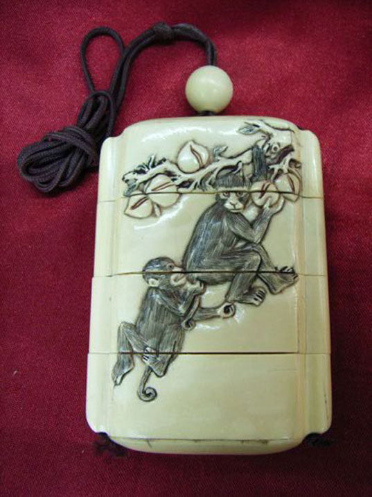 kkm3739 Mammoth Ivory Netsuke Inro Ghost Fishing 3"
